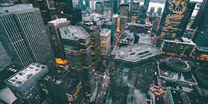 住宅、工业、商业地产开发，，，，，，修建工程、工业制造、矿业开采、生物制药、能源开发、资源运营、金融效劳、经贸商贸、餐饮娱乐等为一体的多元化大型股份制企业...