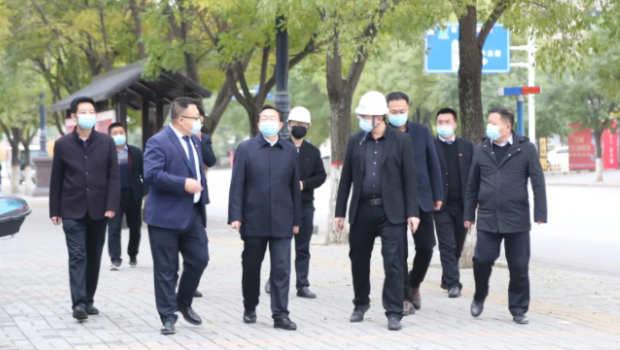 平凉市副市长杨恭带队督查797966金沙娱场城·富力城工程清静及防疫事情